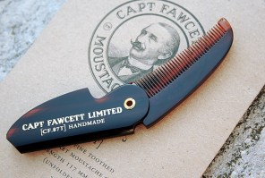 CAPTAIN FAWCETT'S - Pettine per baffi 
