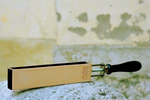 JUCHTEN SOLINGER - Coramella per rasoio a mano liber con telaio a vite 