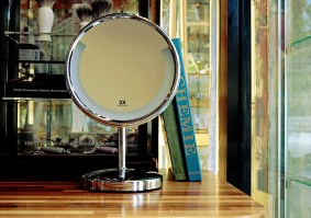 GRIGGIO 1970 - Specchio Illuminazione a  Led Tre Ingrandimenti