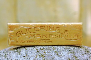 VALOBRA - Barretta in Glicerina e Mandorla